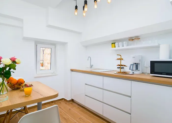 Lux Aurelius In Centre Old Town Gasthof 4*