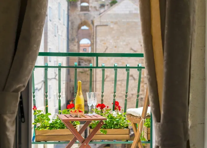 Lux Aurelius In Centre Old Town Pensjonat 4*