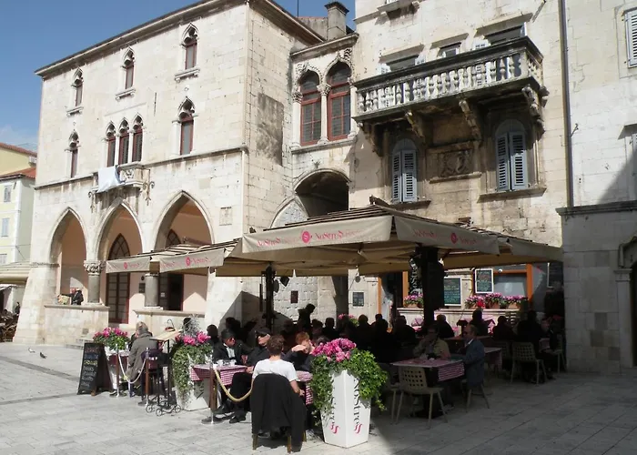 Lux Aurelius In Centre Old Town