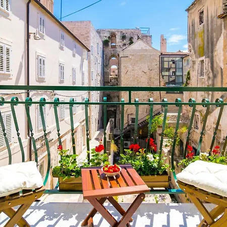 Pensionat Lux Aurelius In Centre Old Town Split